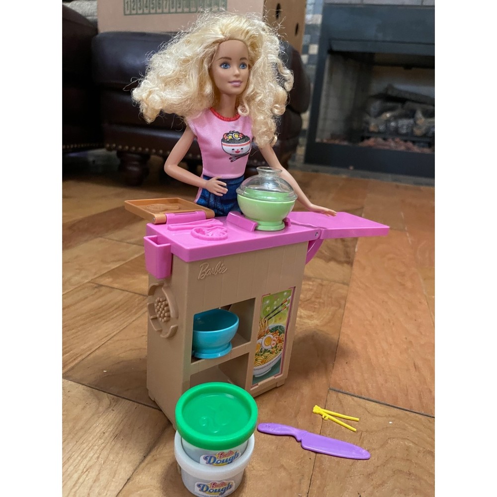 Barbie You Can Be Anythig-Noodle Maker Playset Makes Noodles Comes with Dough